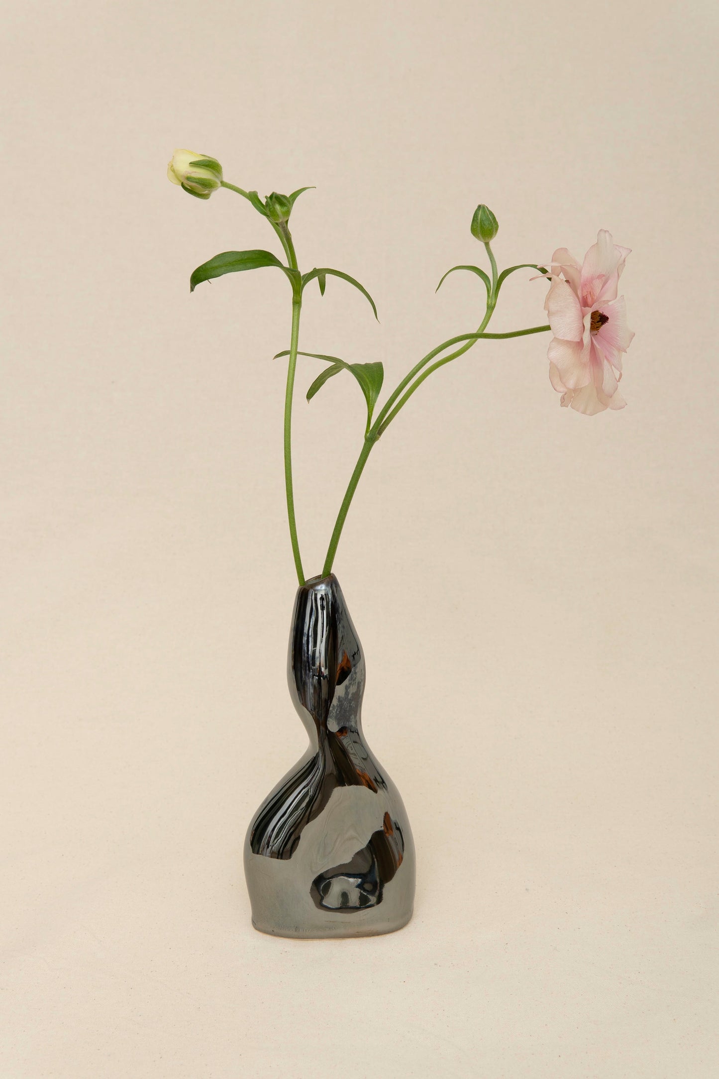 FEMME VASE 1