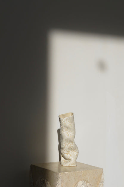 WHITE SNAKE SCULPTURE VASE 1