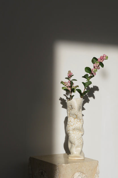 WHITE SNAKE SCULPTURE VASE 2