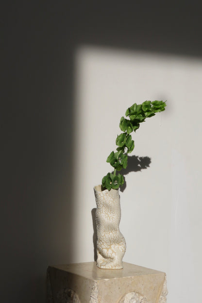WHITE SNAKE SCULPTURE VASE 1
