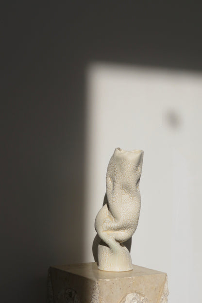 WHITE SNAKE SCULPTURE VASE 3
