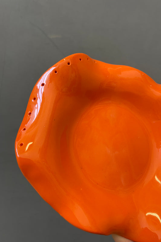 RETRO ORANGE STUD CATCHER