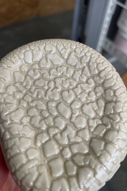 PEBBLE SHAPED BOX WITH TRAY LID