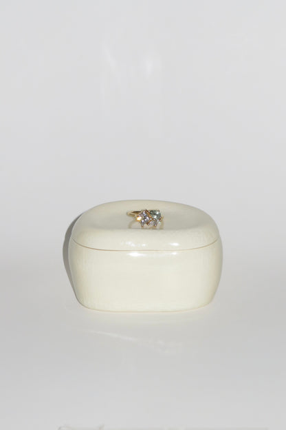 PEBBLE BOX WITH TRAY LID
