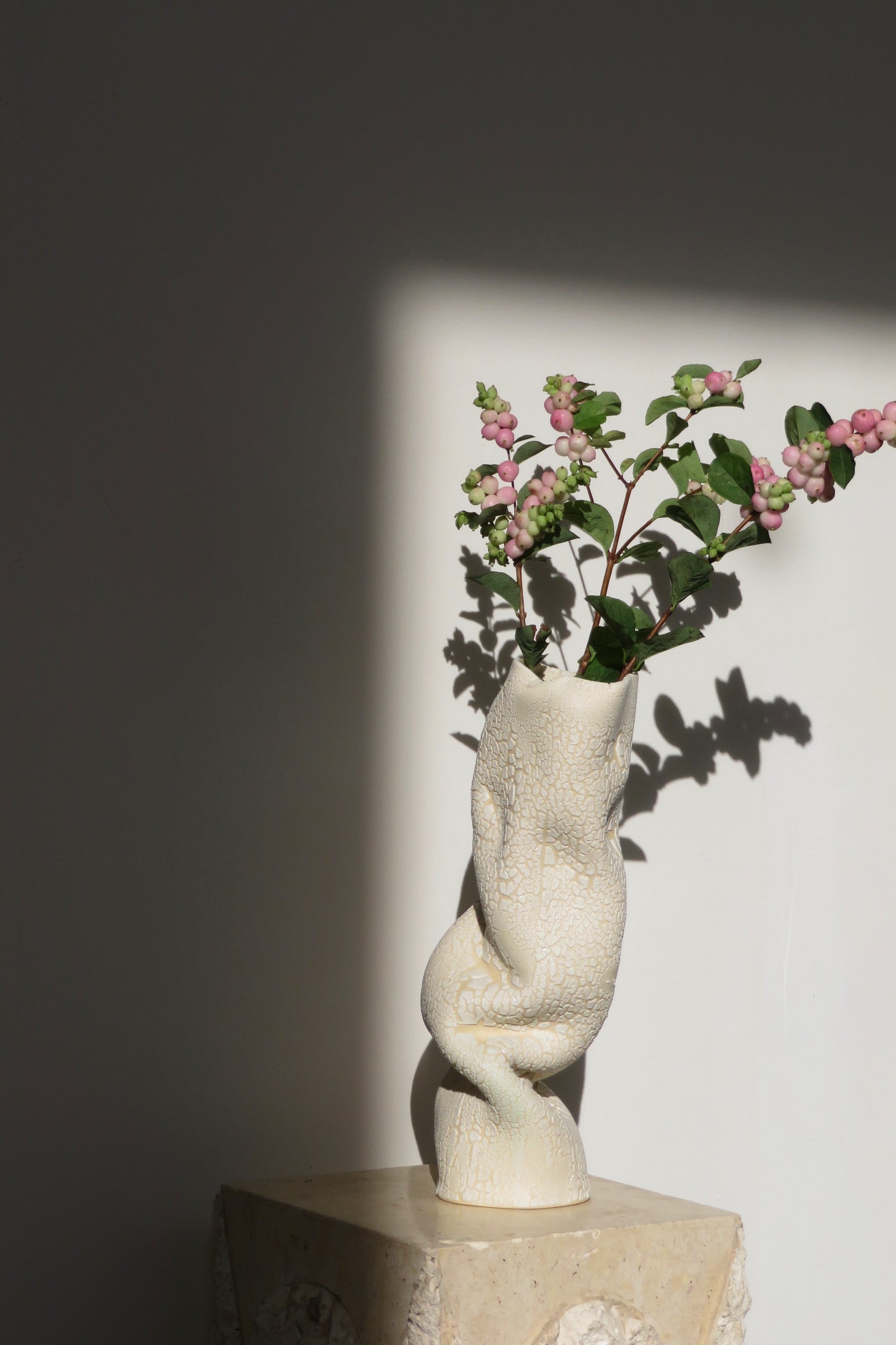 WHITE SNAKE SCULPTURE VASE 3