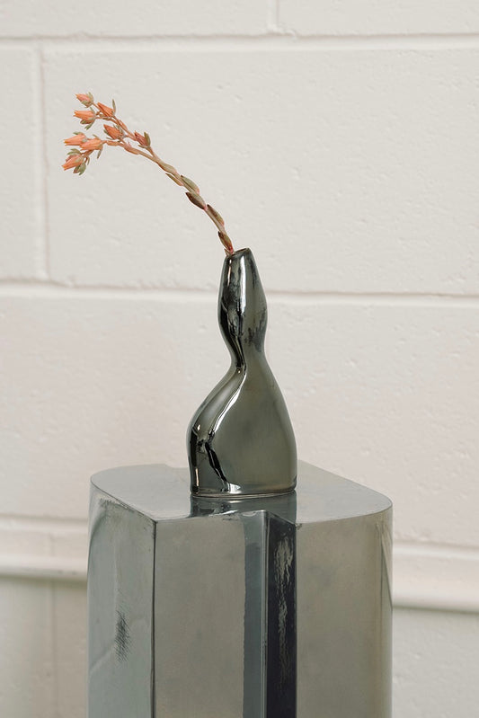 FEMME VASE 1