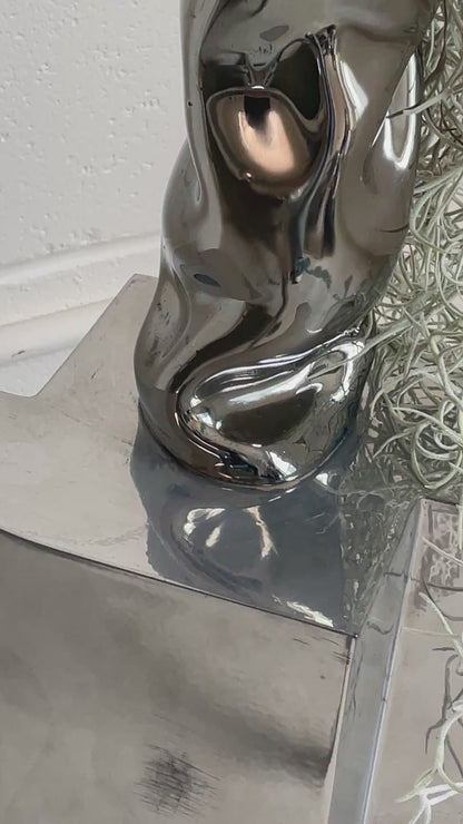 BLACK MIRROR SCULPTURE VASE 3